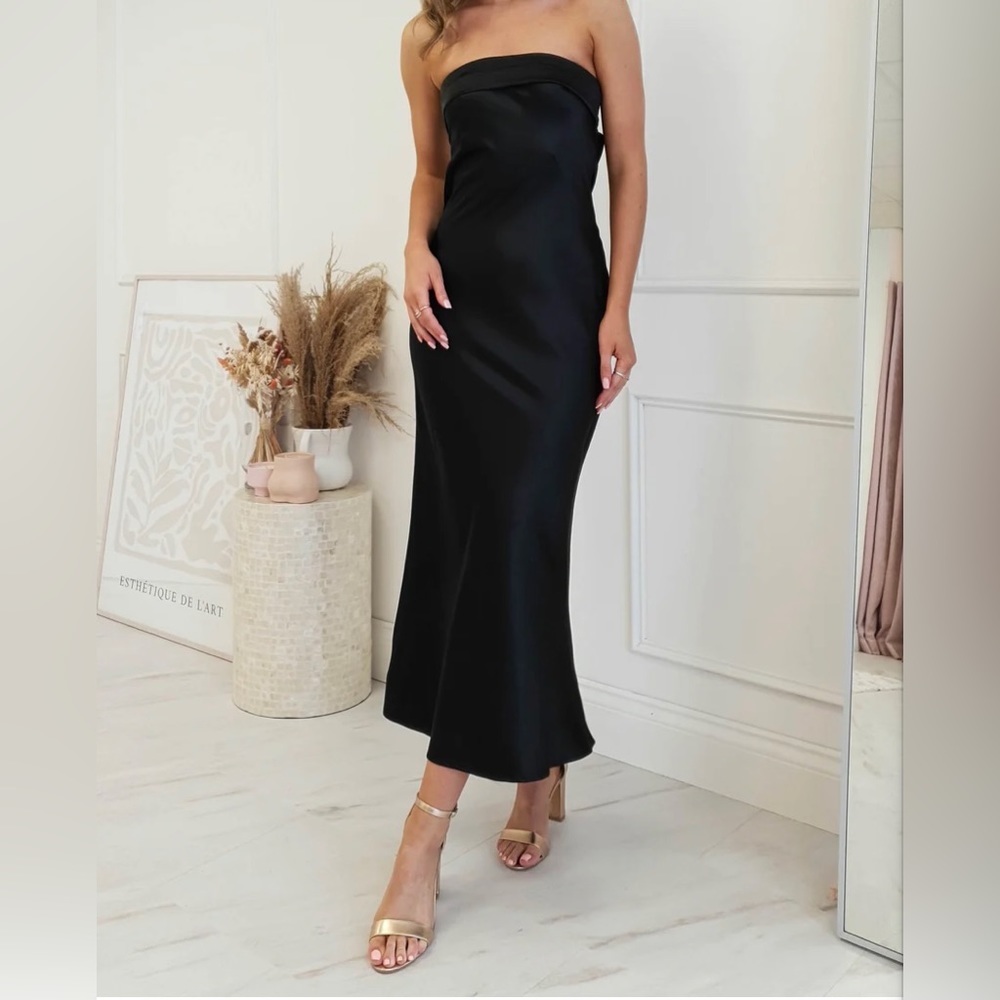 Whitney Satin Strapless Midi Dress l Black